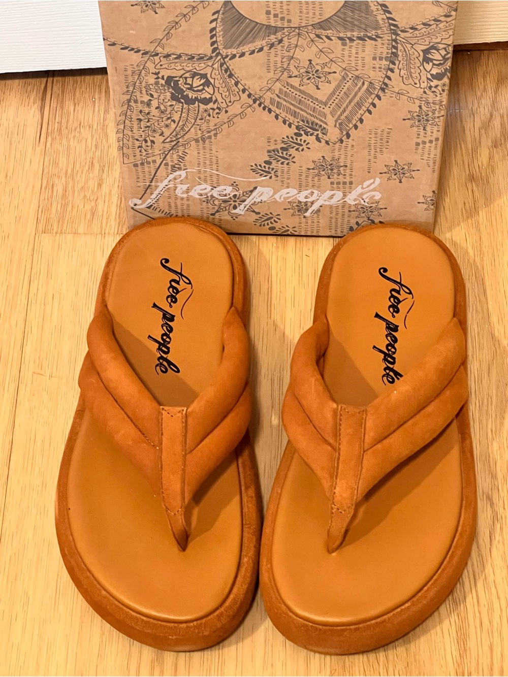 NWT Free People Cognac Suede Padded Thong Sandals 38